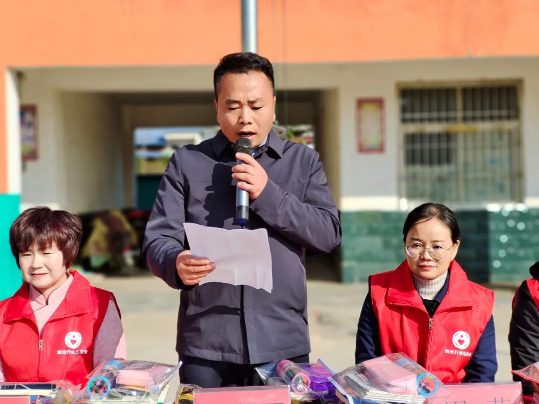 2021年民盟?祥云平臺(tái)“燭光行動(dòng)萬里行”金秋助學(xué)公益活動(dòng)第五站落地鄢陵